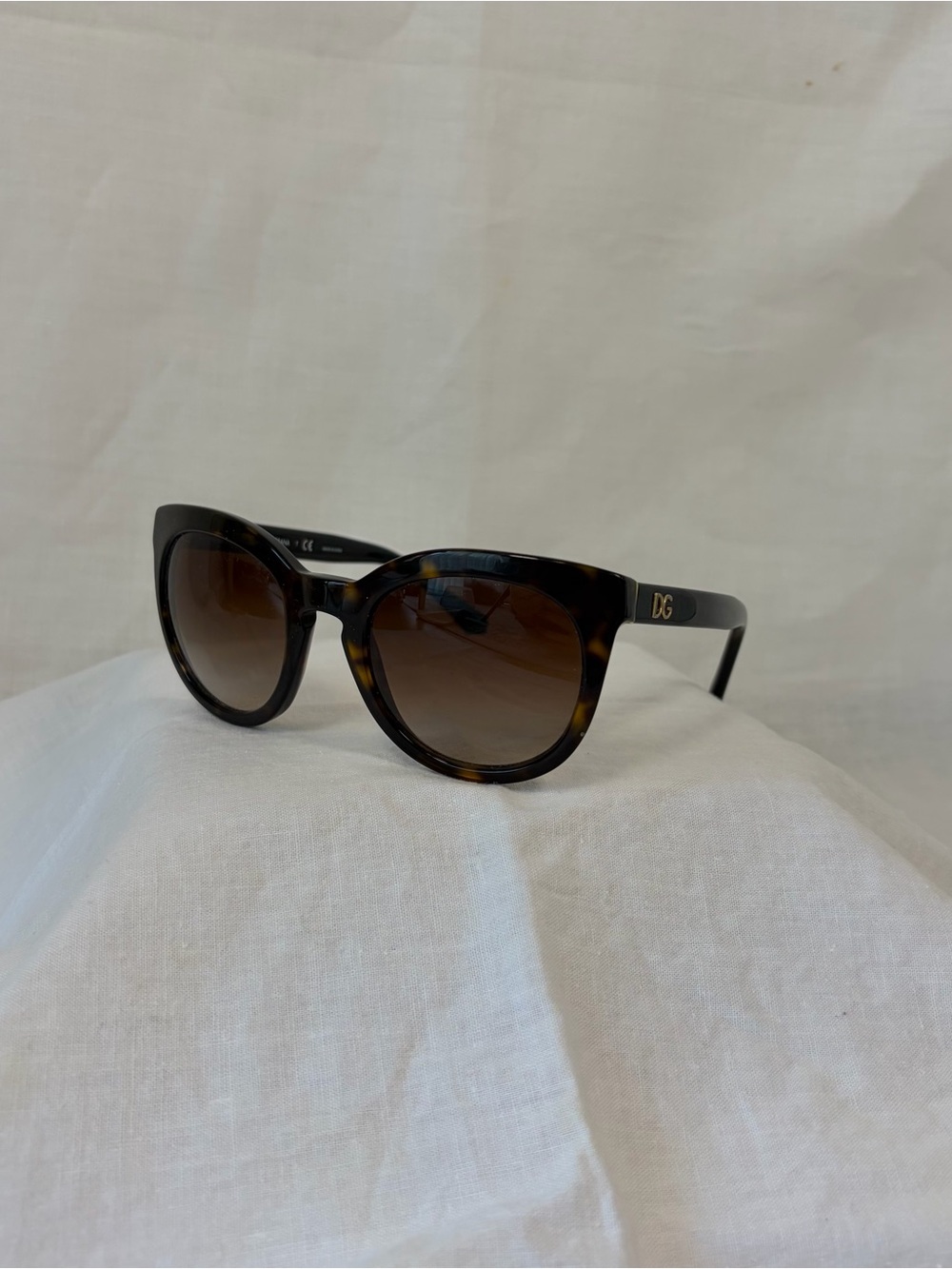 Dolce & Gabbana DG4249 Havana Tortoise Cat Eye Sunglasses w/ Case & Auth Card